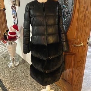 AKIRA LABEL TWIRL FAUX LEATHER PUFFER TRENCH W FAUX FUR..NEVER WORN SZ LARGE